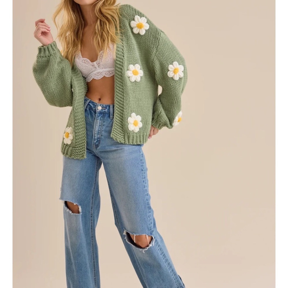 Altar’d State| Women’s Chic Green Daisy Cardigan